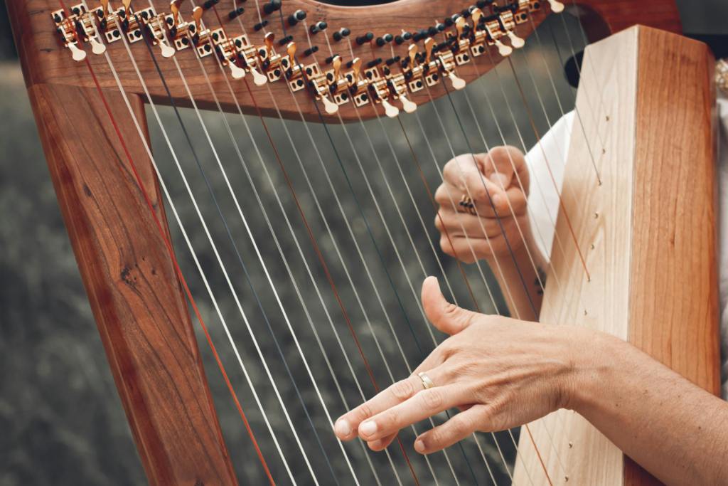 Alegria e Tristeza: O Entalhe Sagrado da Tua Alma